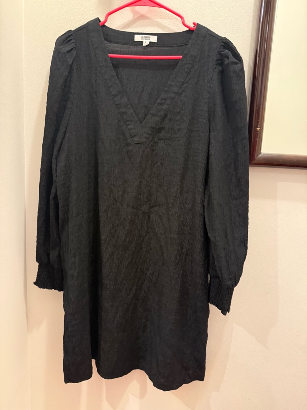 BB Dakota Steve Madden Black Textured Mini Dress Size Large Long Sleeve V Neck